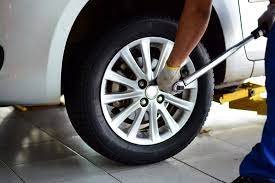 How To Tighten Car Tires?